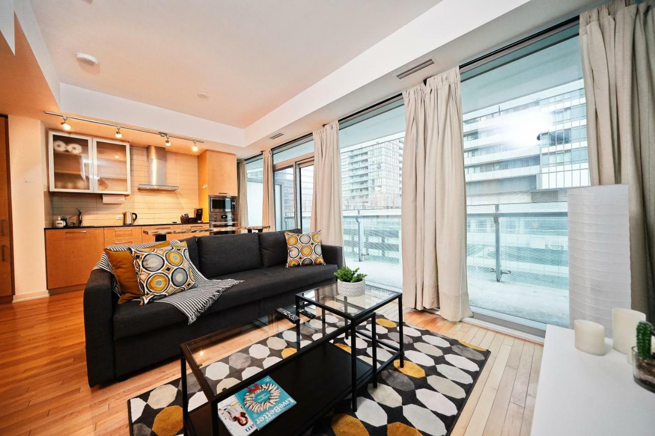 The York Boutique Suites 토론토 외부 사진