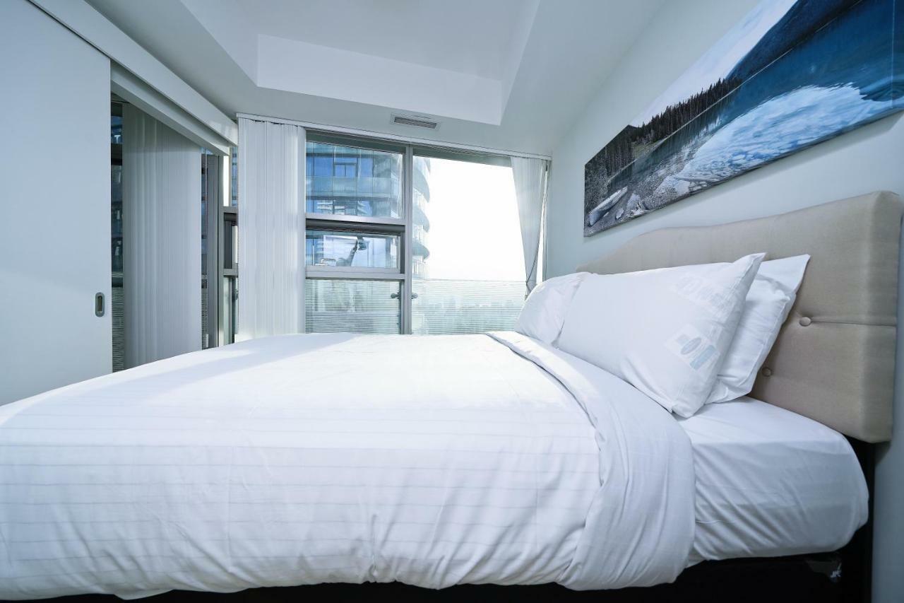 The York Boutique Suites 토론토 외부 사진
